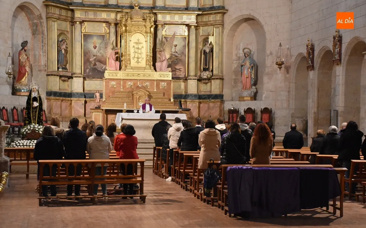 Foto 3 - La Dolorosa se queda sin procesionar tras un viernes pasado por agua en Ciudad Rodrigo