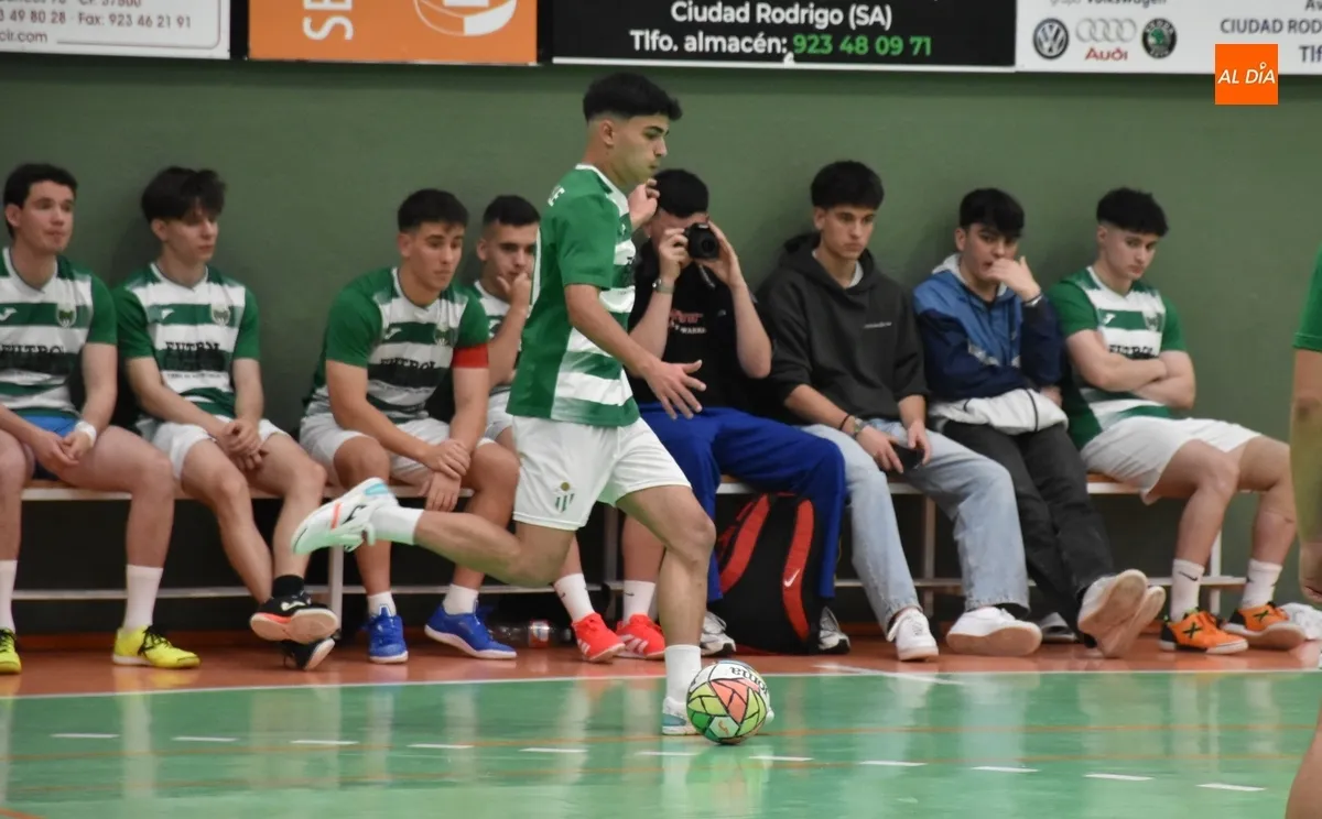 Foto 2 - Echa a andar la 3&ordf; Farinato League con un fant&aacute;stico ambiente en Conde de Fox&aacute;