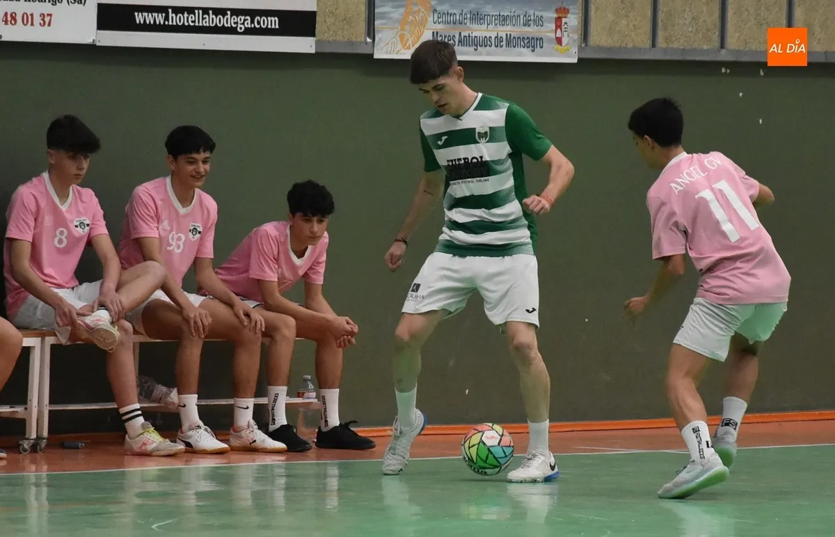 Foto 5 - Echa a andar la 3&ordf; Farinato League con un fant&aacute;stico ambiente en Conde de Fox&aacute;