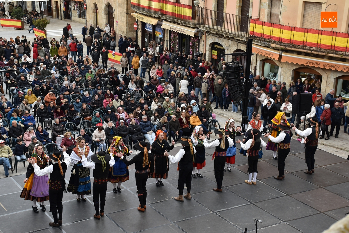 Robleda sobresale en el festival principal de La Charrada, que acabó a pie de Plaza por culpa de la lluvia