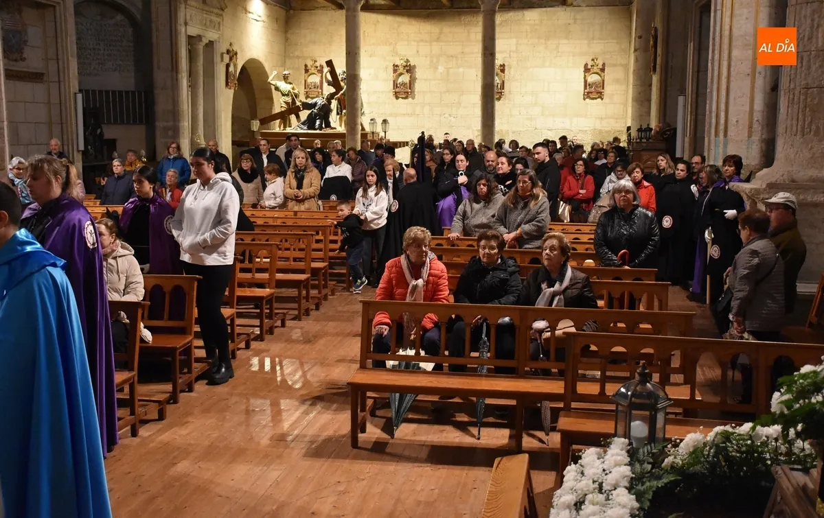 Foto 9 - La Dolorosa se queda sin procesionar tras un viernes pasado por agua en Ciudad Rodrigo