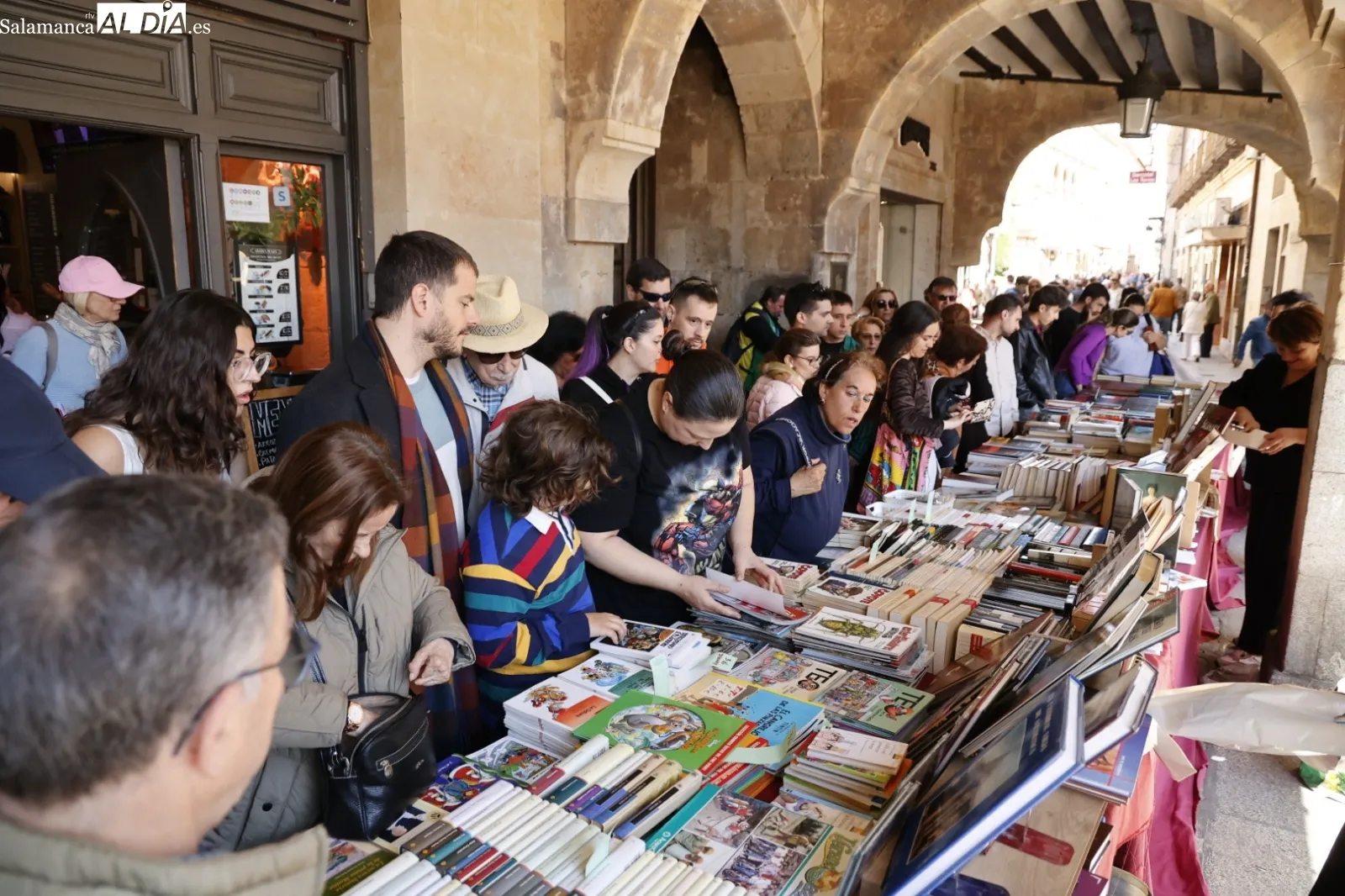 Día del Libro en la Plaza Mayor de Salamanca | Fotos: David Sañudo