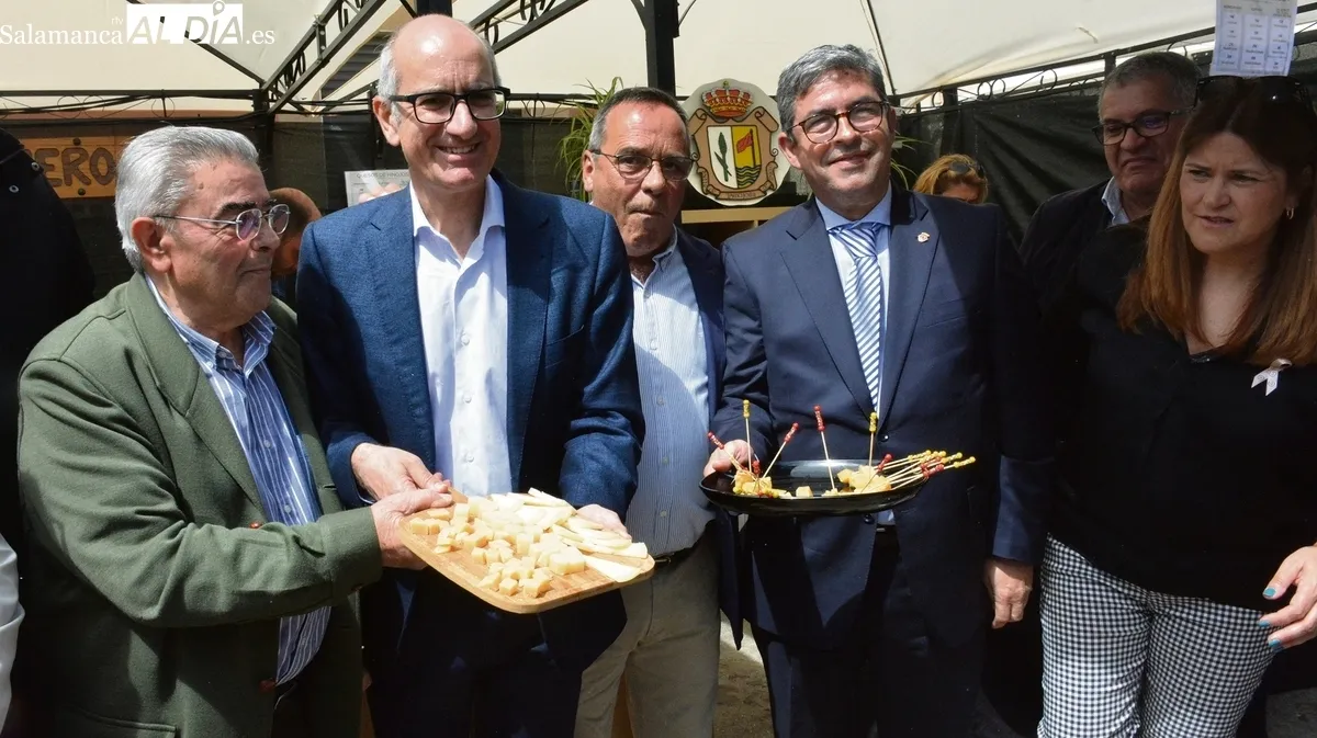 Expositor de Quesos de Hinojosa la pasada edición  / CORREDERA
