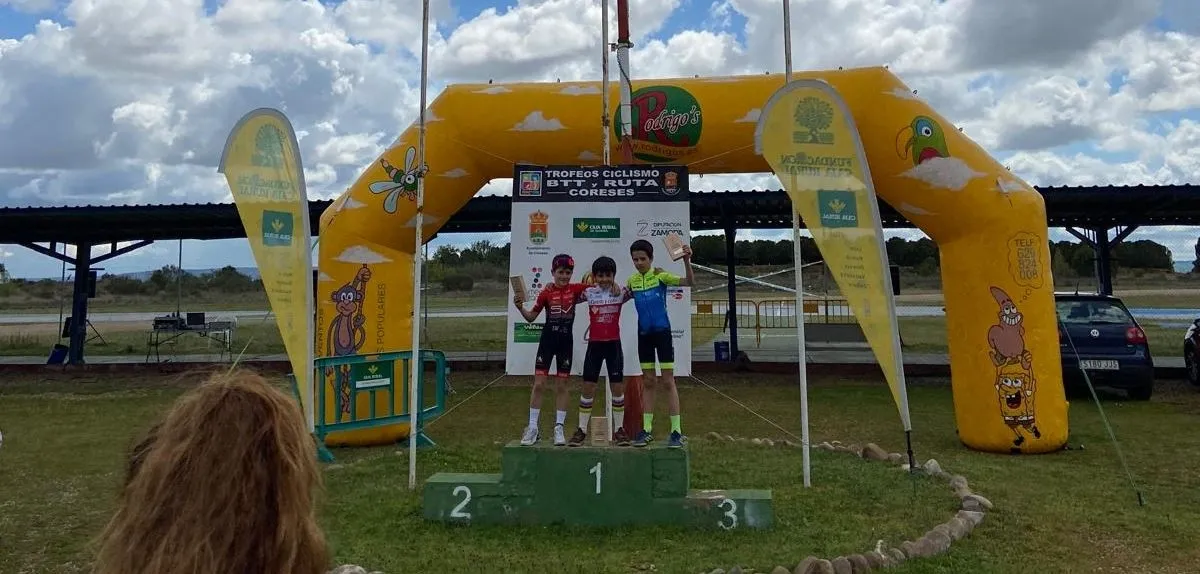Brais Varela de la Escuela de Ciclismo Salmantina, tercero en la prueba de la Copa CyL Escuelas BTT, en Coreses (Zamora)