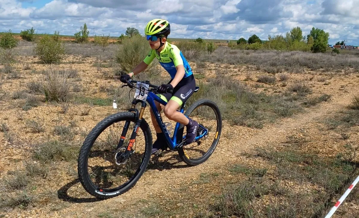 Escuela de Ciclismo Salmantina en la prueba de la Copa CyL Escuelas BTT, en Coreses (Zamora)
