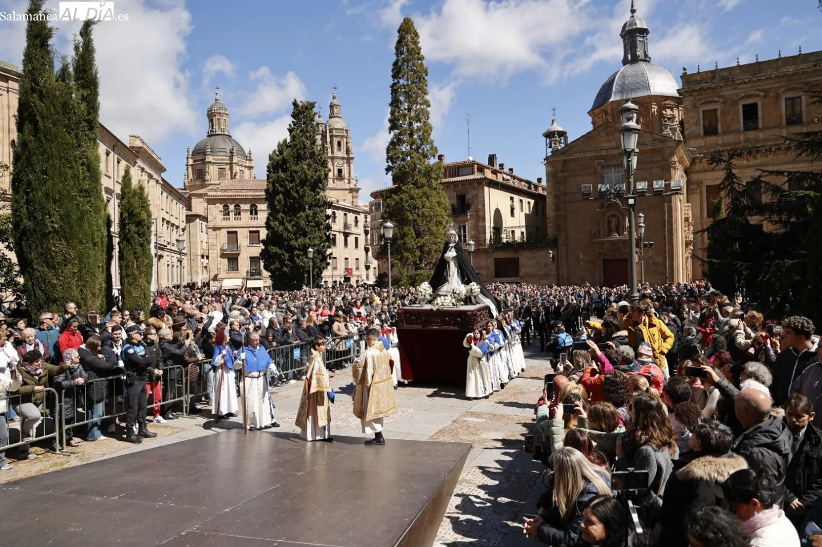 Encuentro entre Jesús Resucitado y la Virgen de la Alegría | Fotos: David Sañudo