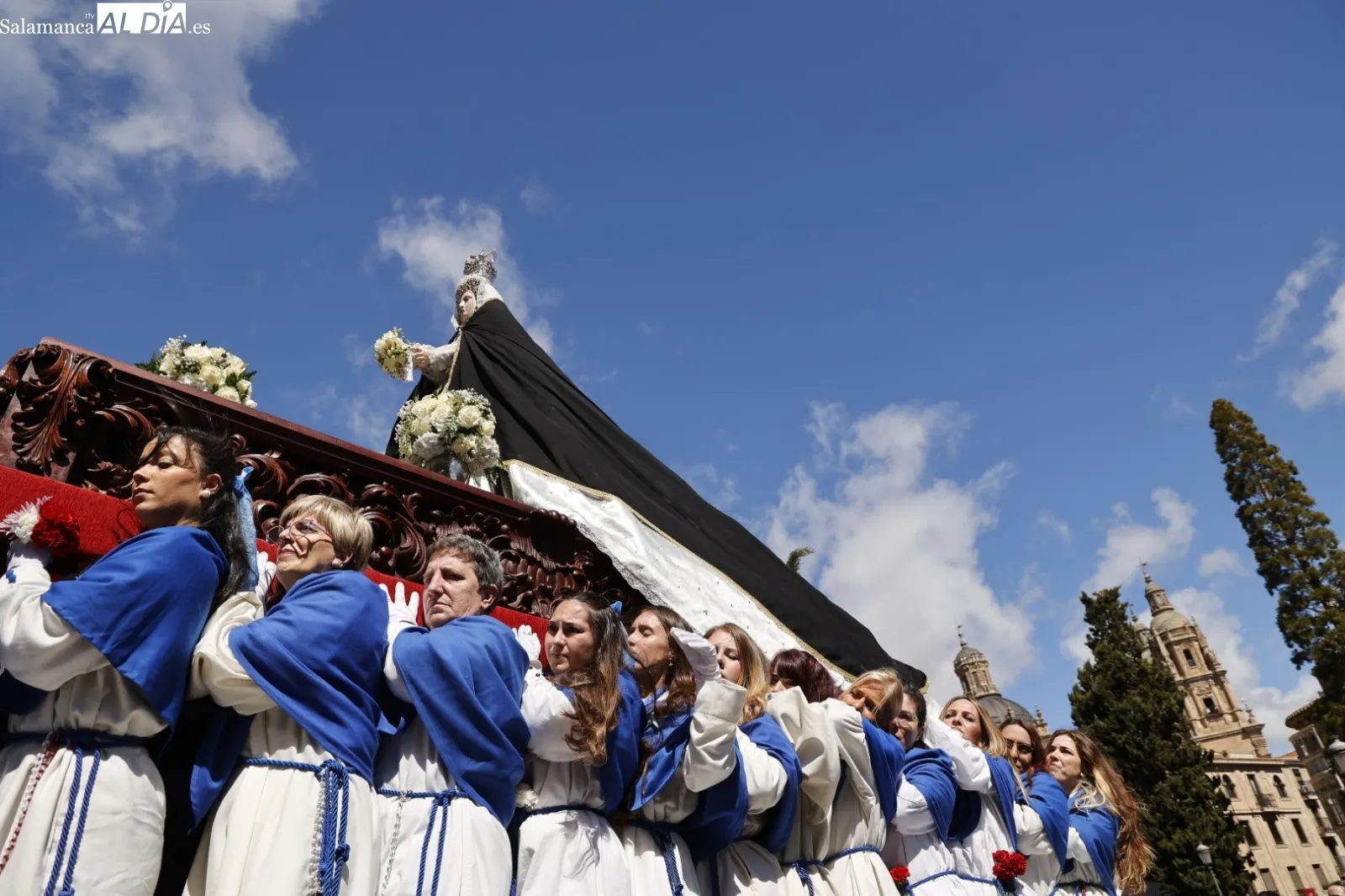 Encuentro entre Jesús Resucitado y la Virgen de la Alegría | Fotos: David Sañudo