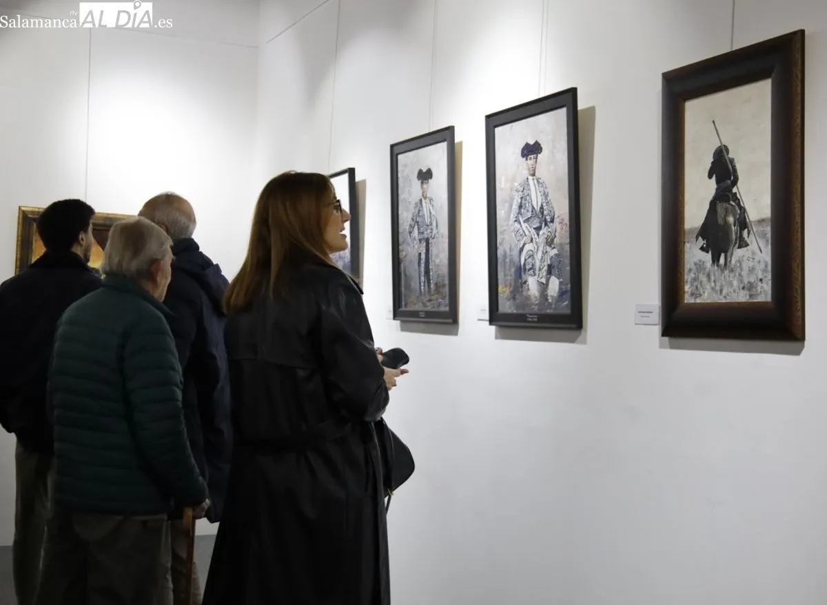 Inauguración de la muestra 'El mundo del toro y del caballo' en el Casino de Salamanca. Foto de David Domínguez