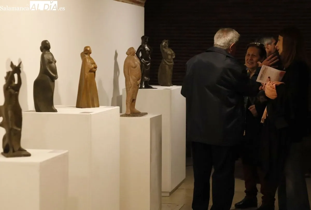 Exposición 'El sentimiento femenino en la obra de Agustín Casillas' | FOTOS: David Domínguez 