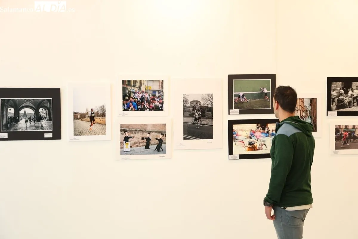 Inauguración de la exposición fotográfica 'XXXX San Silvestre Salmantina'. Fotos: David Sañudo