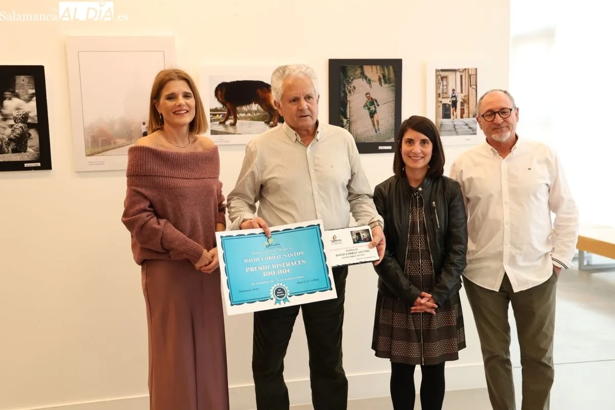 Inauguración de la exposición fotográfica 'XXXX San Silvestre Salmantina'. Fotos: David Sañudo