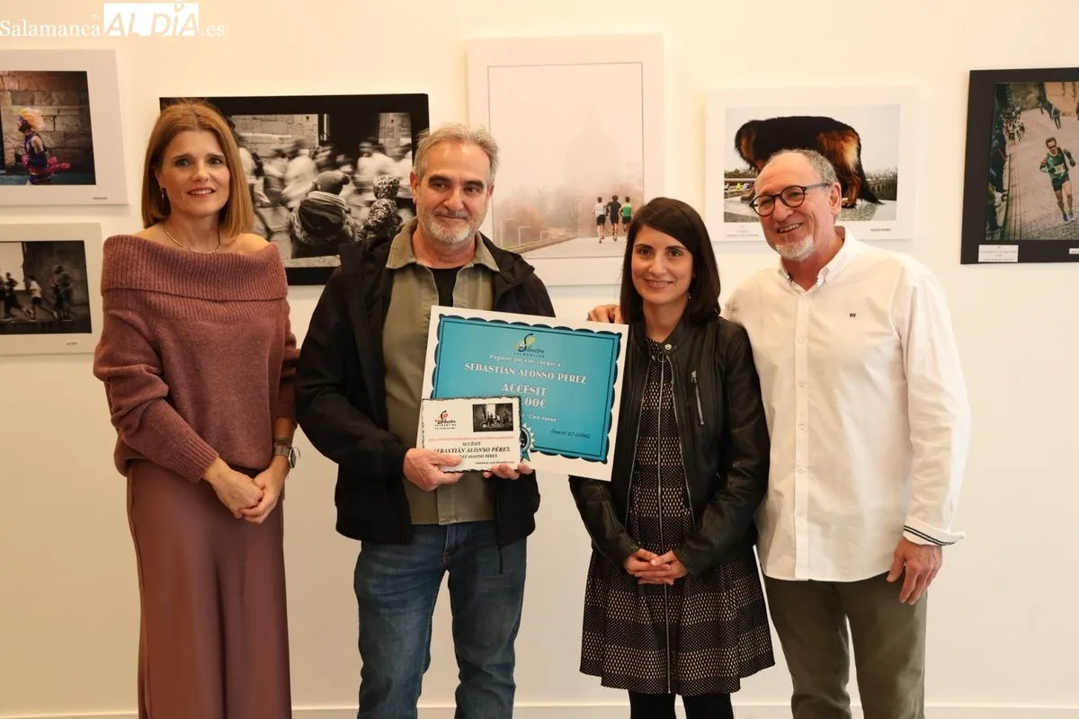 Inauguración de la exposición fotográfica 'XXXX San Silvestre Salmantina'. Fotos: David Sañudo