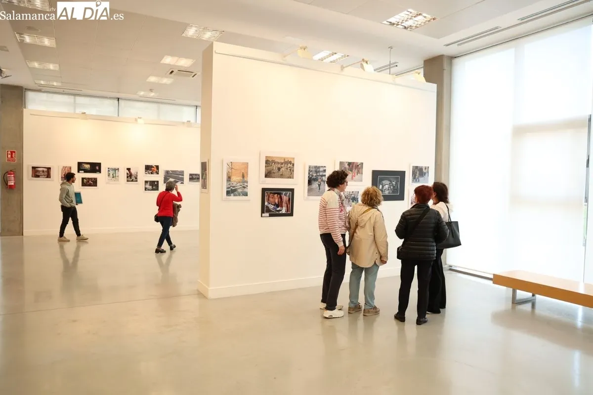 Inauguración de la exposición fotográfica 'XXXX San Silvestre Salmantina'. Fotos: David Sañudo