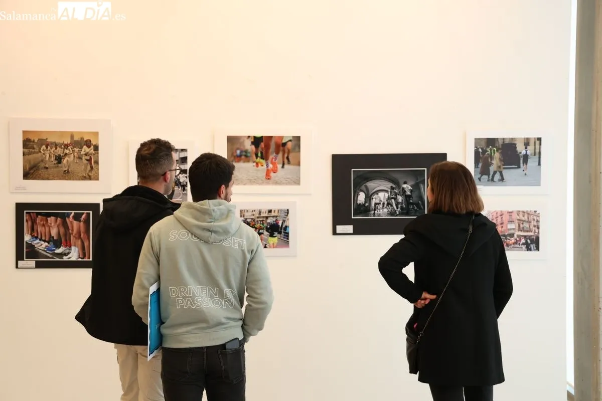 Inauguración de la exposición fotográfica 'XXXX San Silvestre Salmantina'. Fotos: David Sañudo