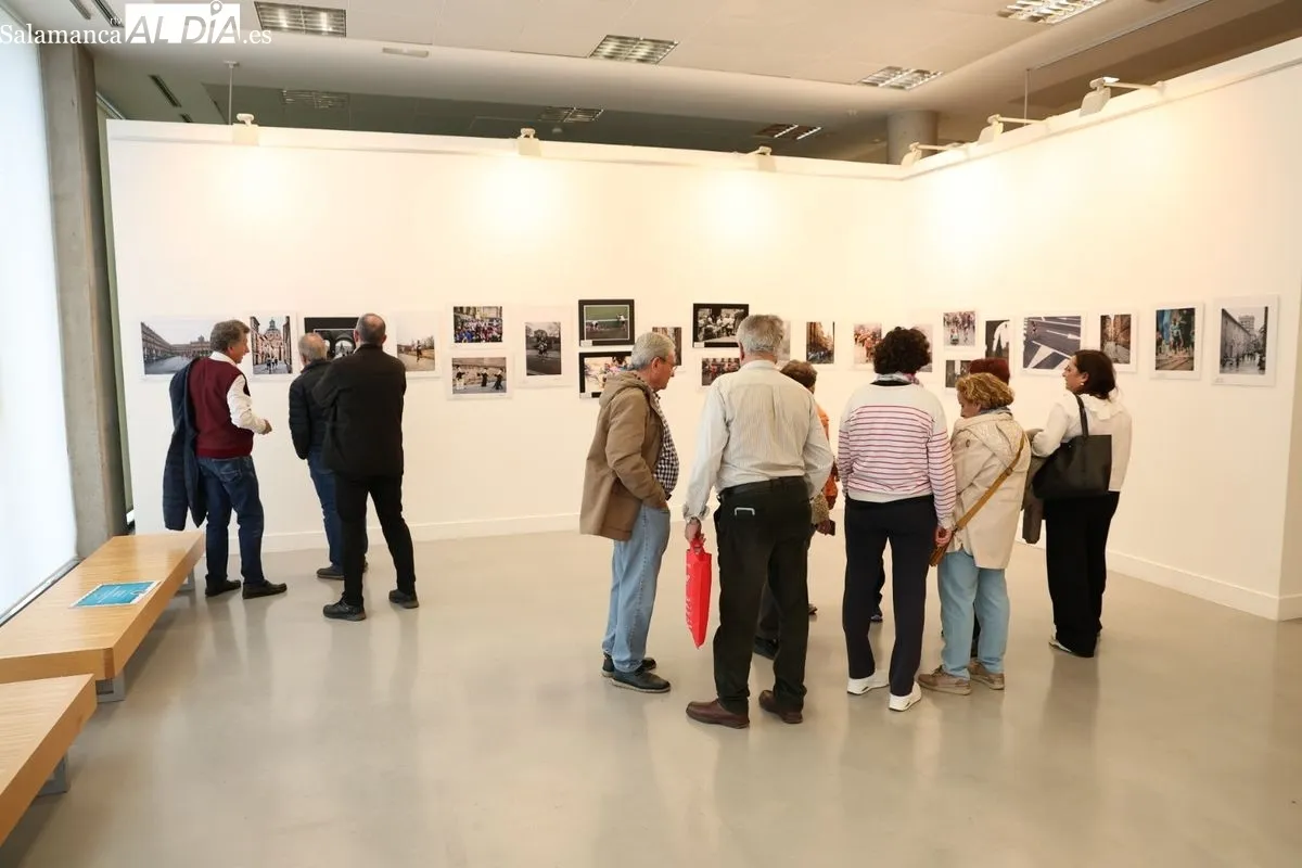 Inauguración de la exposición fotográfica 'XXXX San Silvestre Salmantina'. Fotos: David Sañudo