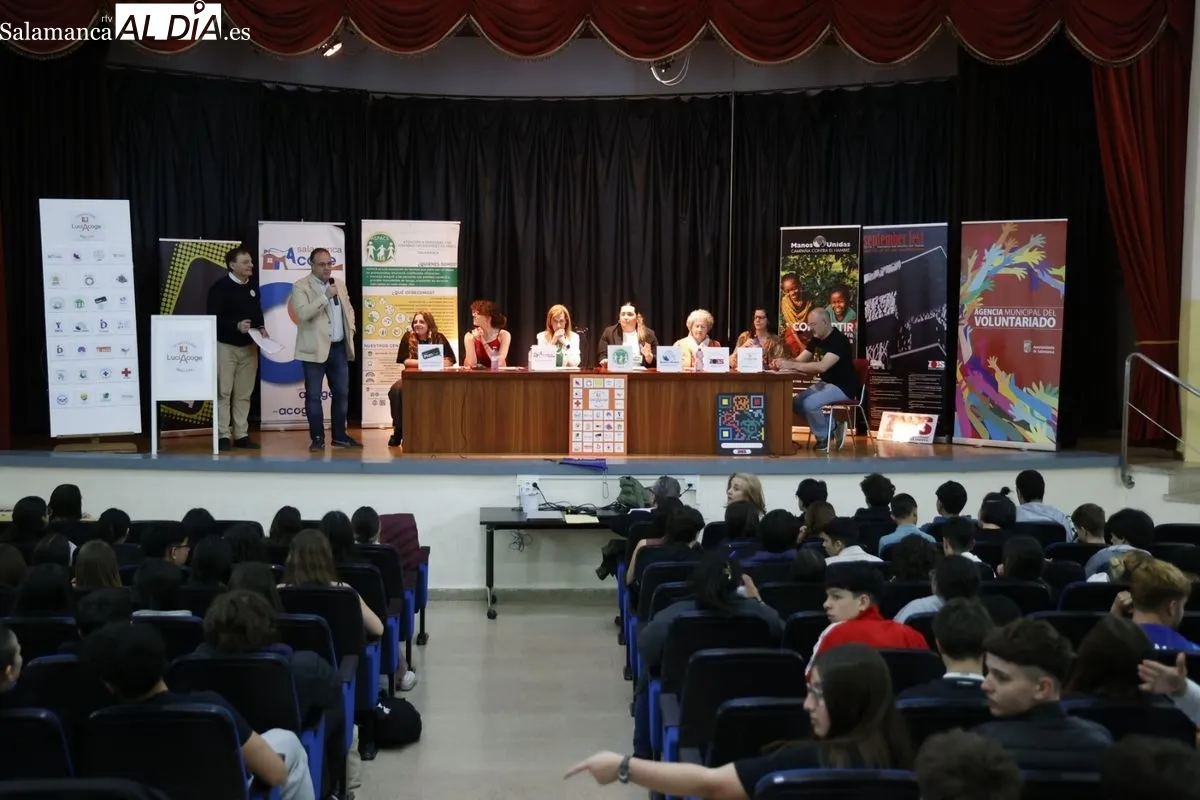 Diversas asociaciones salmantinas se unen en una mesa redonda | FOTOS: David Sañudo 