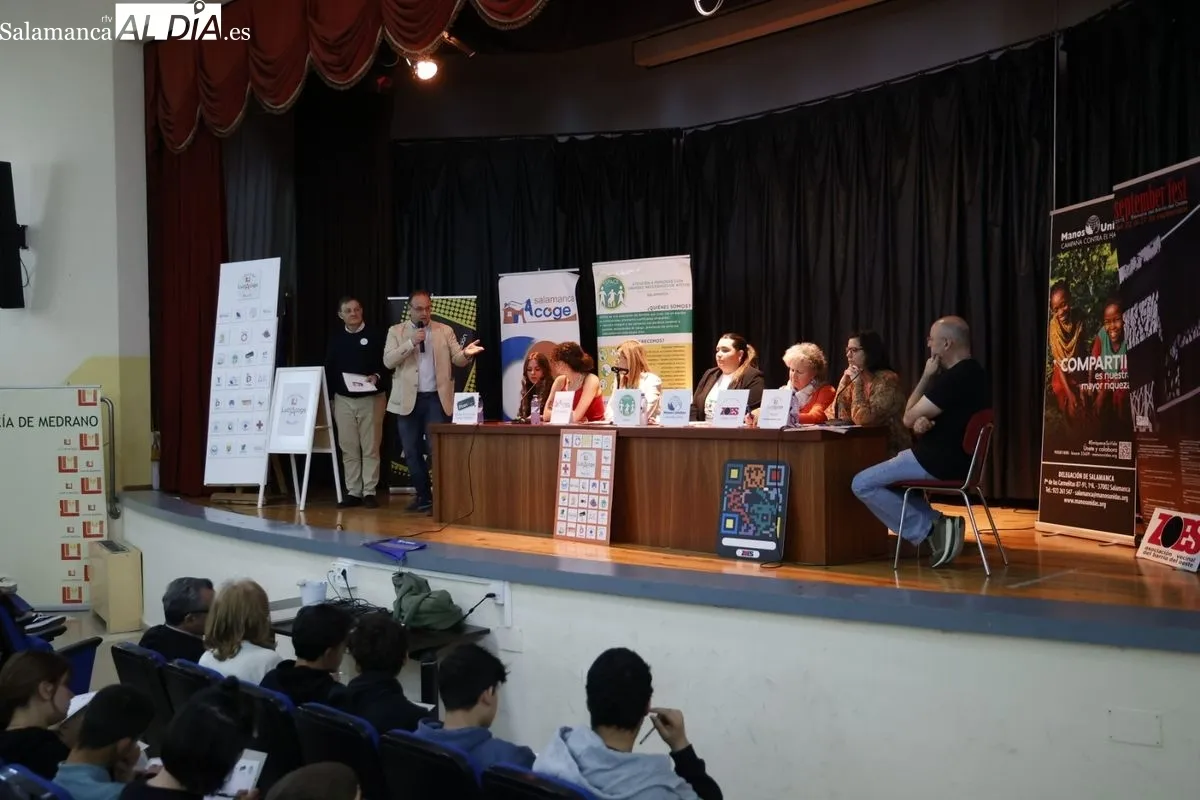 Diversas asociaciones salmantinas se unen en una mesa redonda | FOTOS: David Sañudo 
