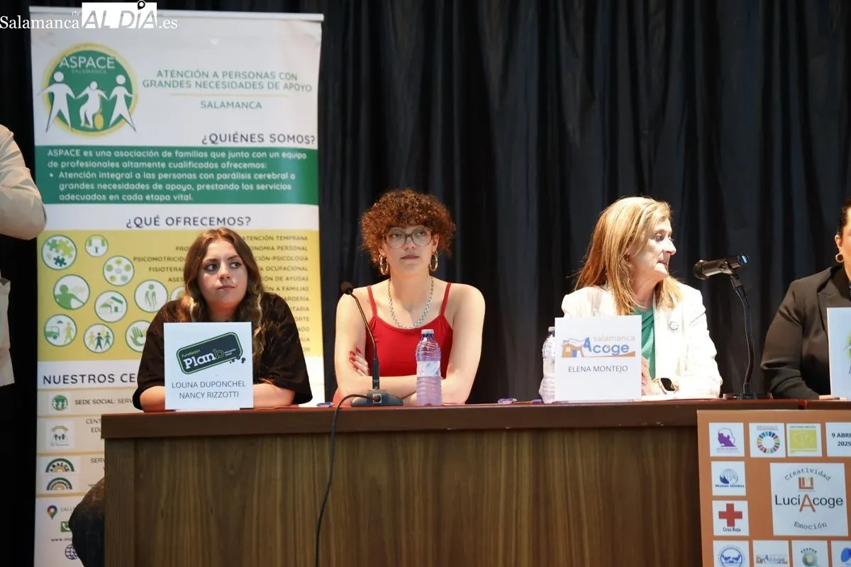 Diversas asociaciones salmantinas se unen en una mesa redonda | FOTOS: David Sañudo 
