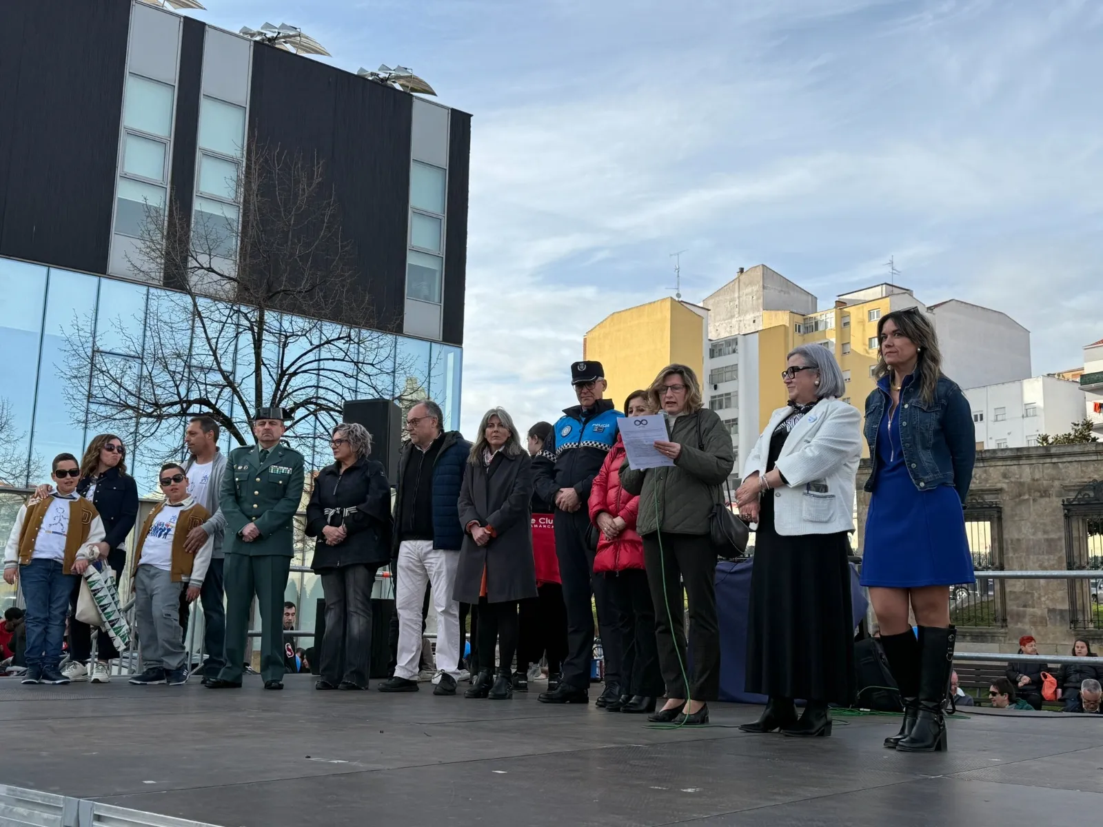Hinchables, talleres y música en directo para concienciar sobre el autismo en Salamanca | FOTOS: Perfil X @AytoSalamanca 