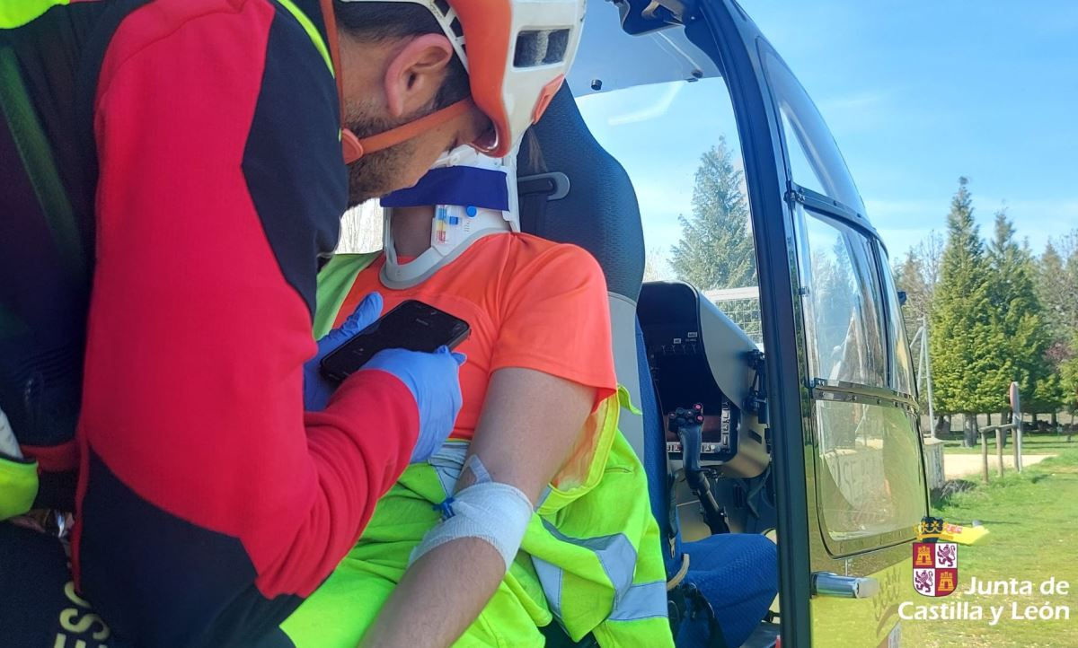 Un joven de 22 años se clava un palo en un ojo mientras desbrozaba en El Maíllo