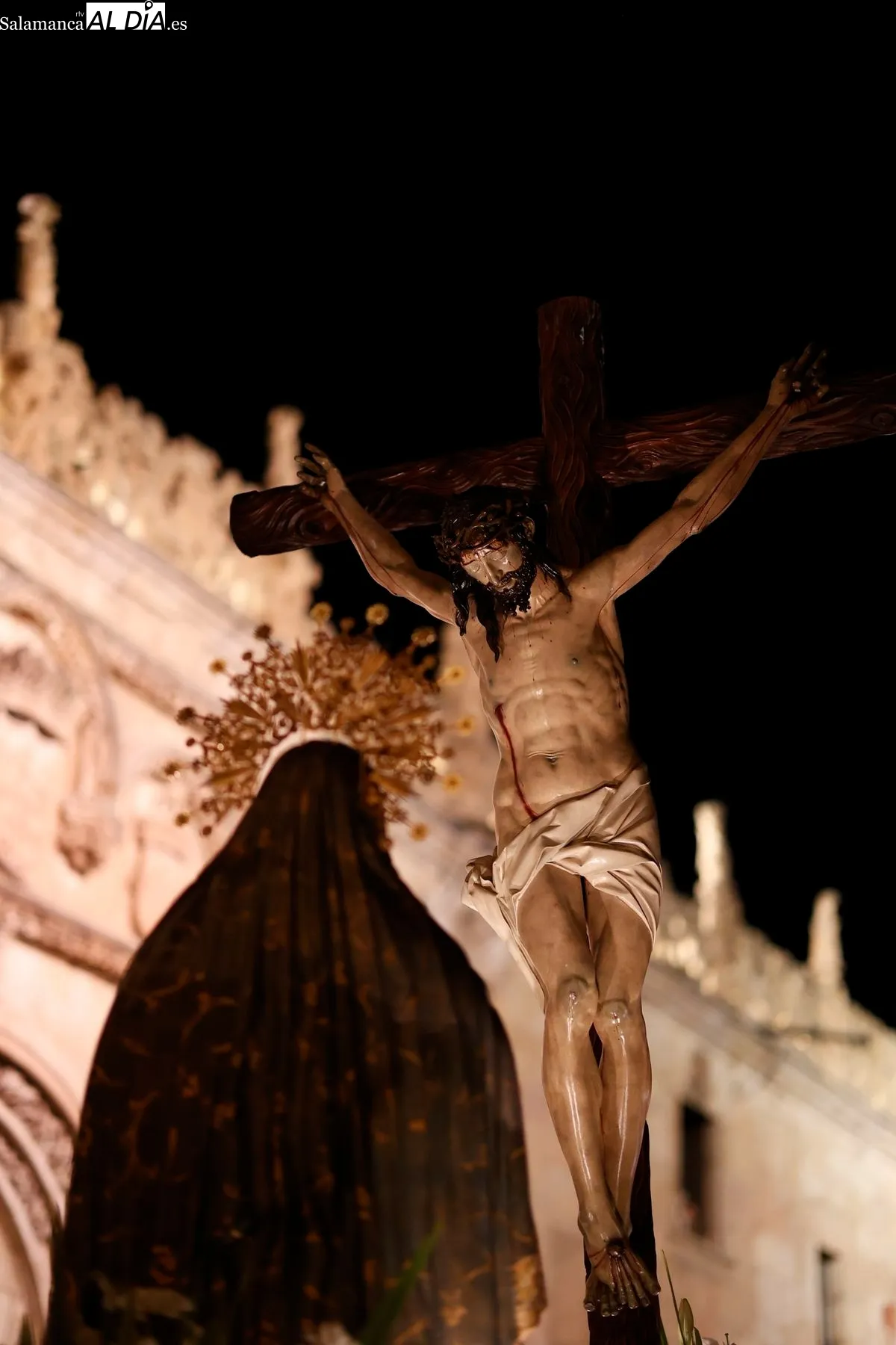 Procesión de la Hermandad Universitaria en el Martes Santo de Salamanca. Foto de David Sañudo