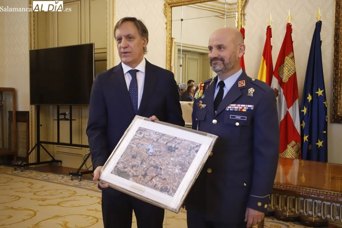 Nuevos Huéspedes Distinguidos, la 76ª promoción de la Academia General del Aire y a la 33ª promoción de la Academia Básica del Aire. Foto de Ángel Puma