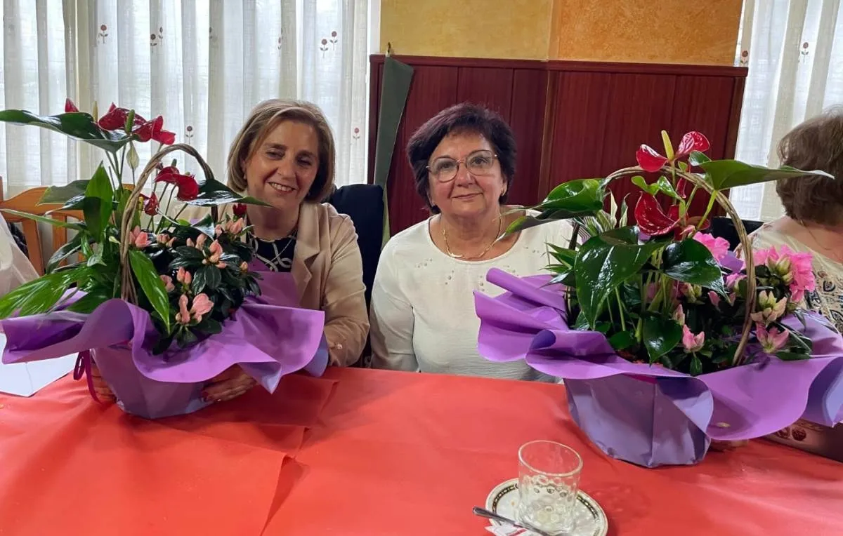 Foto 2 - Choni y &Aacute;ngela celebran su jubilaci&oacute;n tras 46 a&ntilde;os trabajando