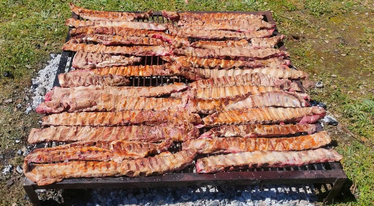 Foto 4 - Unas 400 personas disfrutan en Sancti-Sp&iacute;ritus de una convivencia en Las Encinas