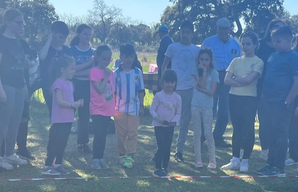 Foto 5 - Unas 400 personas disfrutan en Sancti-Sp&iacute;ritus de una convivencia en Las Encinas