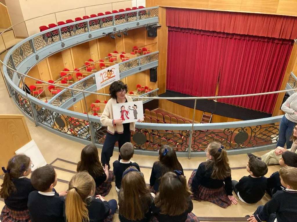 Foto 3 - Escolares de 1&ordm; de Primaria descubren todos los rincones del Teatro Nuevo