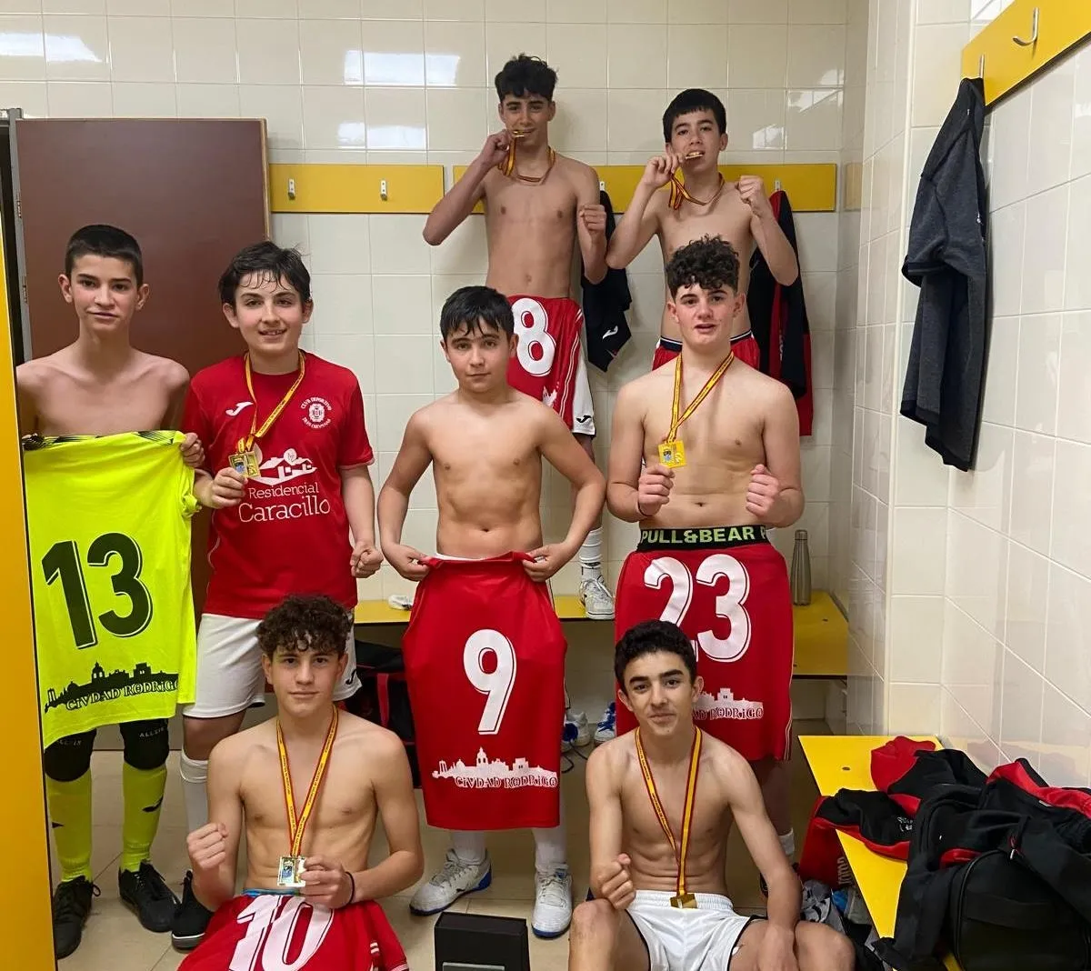 Foto 2 - El III Infantil A conquista con contundencia el t&iacute;tulo provincial de los Juegos Escolares 
