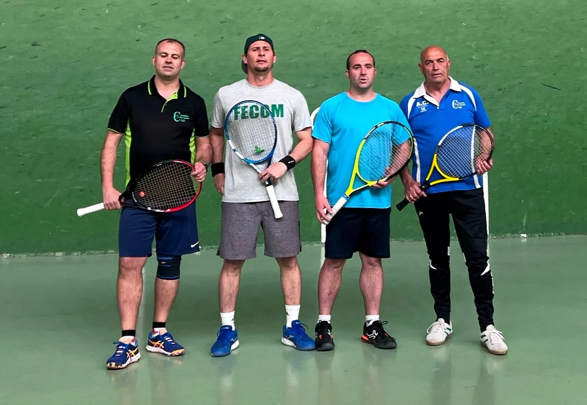 Foto 3 - Pablo Sevillano y &Oacute;scar Moro se imponen en la fase local del Trofeo Diputaci&oacute;n de Frontenis