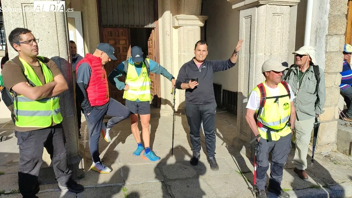 Salida de la XXIII Ruta de Senderismo de Aldeadávila de la Ribera / CORRAL