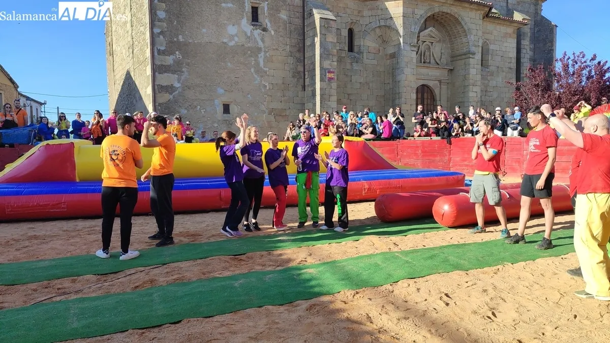 Divertido Gran Prix de peñas en Yecla de Yeltes a cargo de Encierros Infantiles Huertos / CORRAL