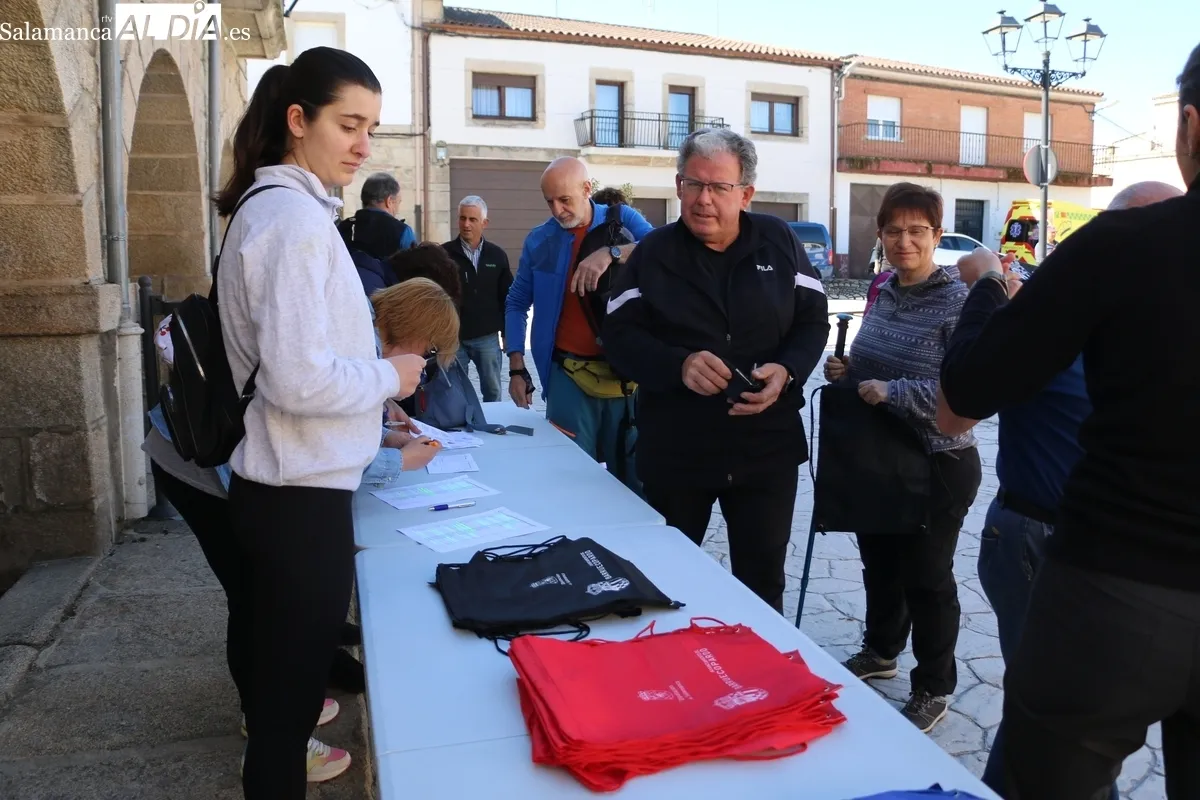 Excelente jornada de senderis en Barruecopardo para conocer las arribes del Huebra / CORRAL 