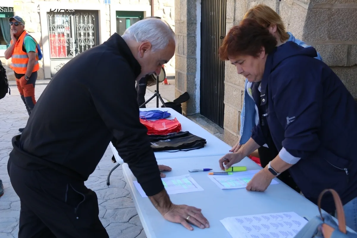 Excelente jornada de senderis en Barruecopardo para conocer las arribes del Huebra / CORRAL 