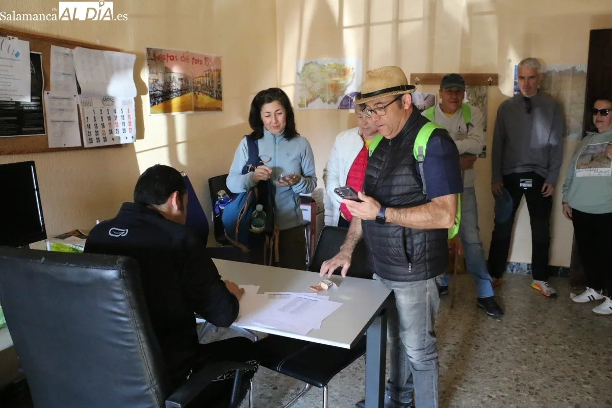 Salida de la XXIII Ruta de Senderismo de Aldeadávila de la Ribera / CORRAL