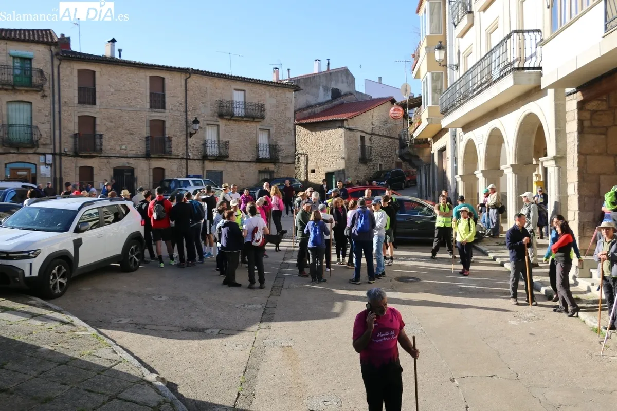 Salida de la XXIII Ruta de Senderismo de Aldeadávila de la Ribera / CORRAL