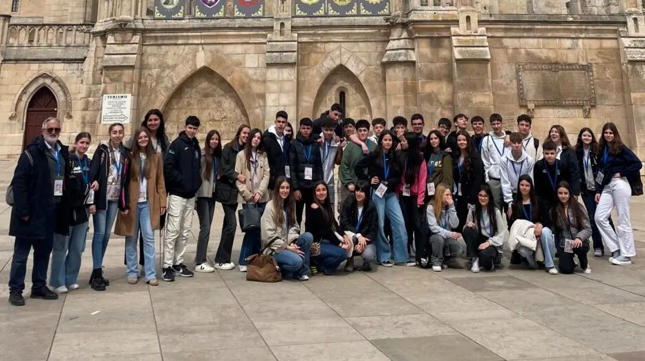 Foto 3 - 130 alumnos de Religi&oacute;n de los IES de Mir&oacute;briga y La Fuente asisten en Burgos al Encuentro Regional