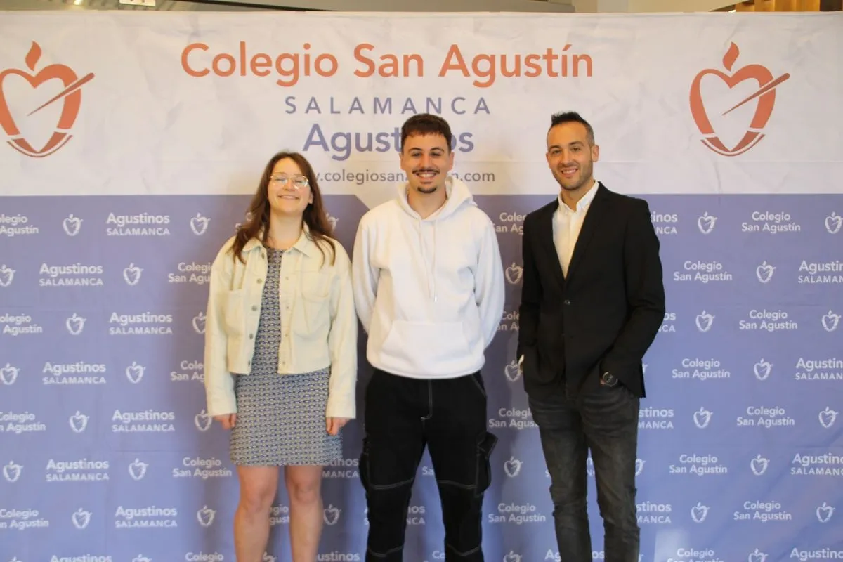Imágenes de la segunda jornada de la IX Semana de Formación 'Enseñar educando' del colegio San Agustín