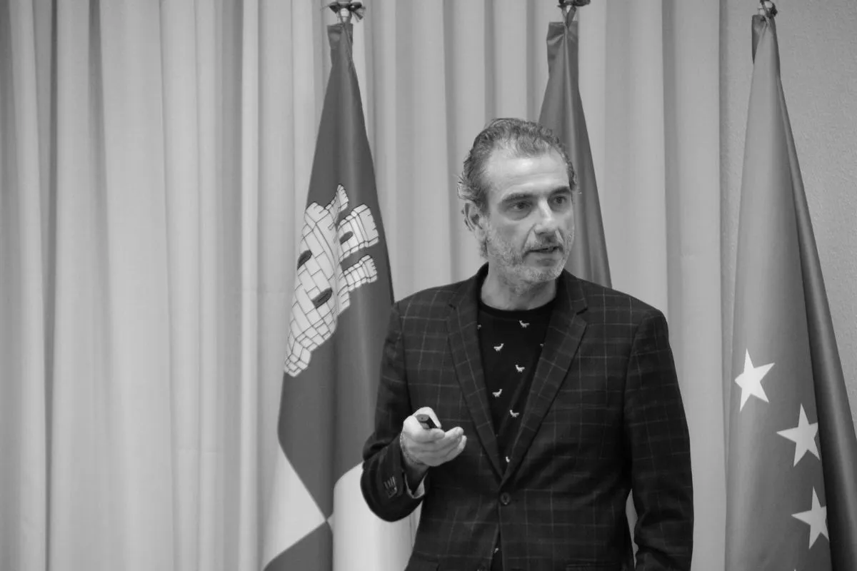 Imágenes de la segunda jornada de la IX Semana de Formación 'Enseñar educando' del colegio San Agustín