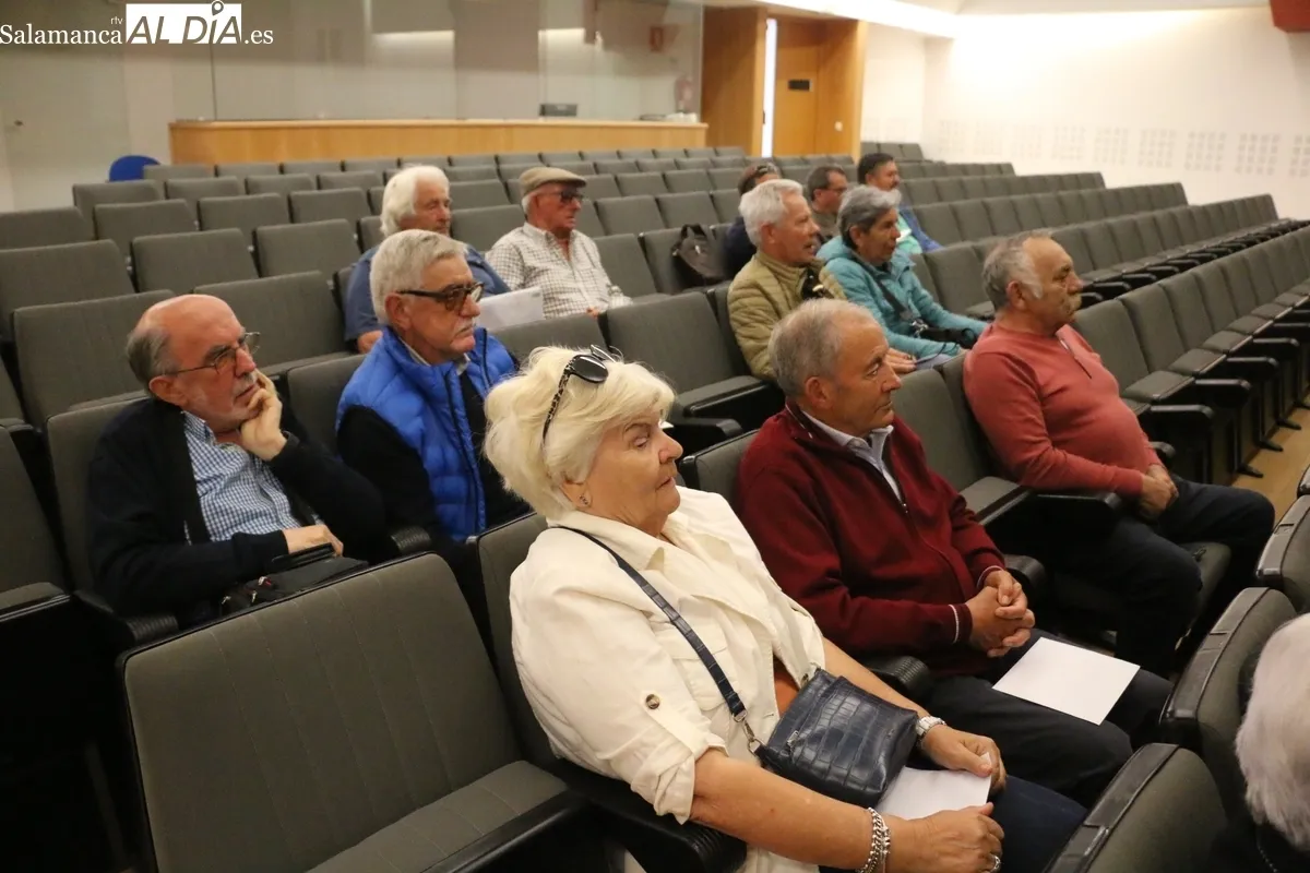 Asamblea de asociaciones de la Unión Comarcal de Mayores en Vitigudino / CORRAL