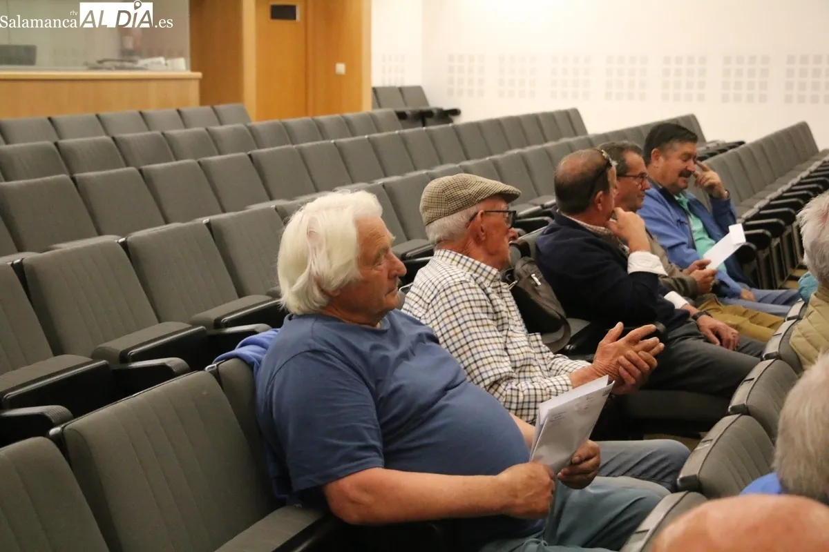 Asamblea de asociaciones de la Unión Comarcal de Mayores en Vitigudino / CORRAL
