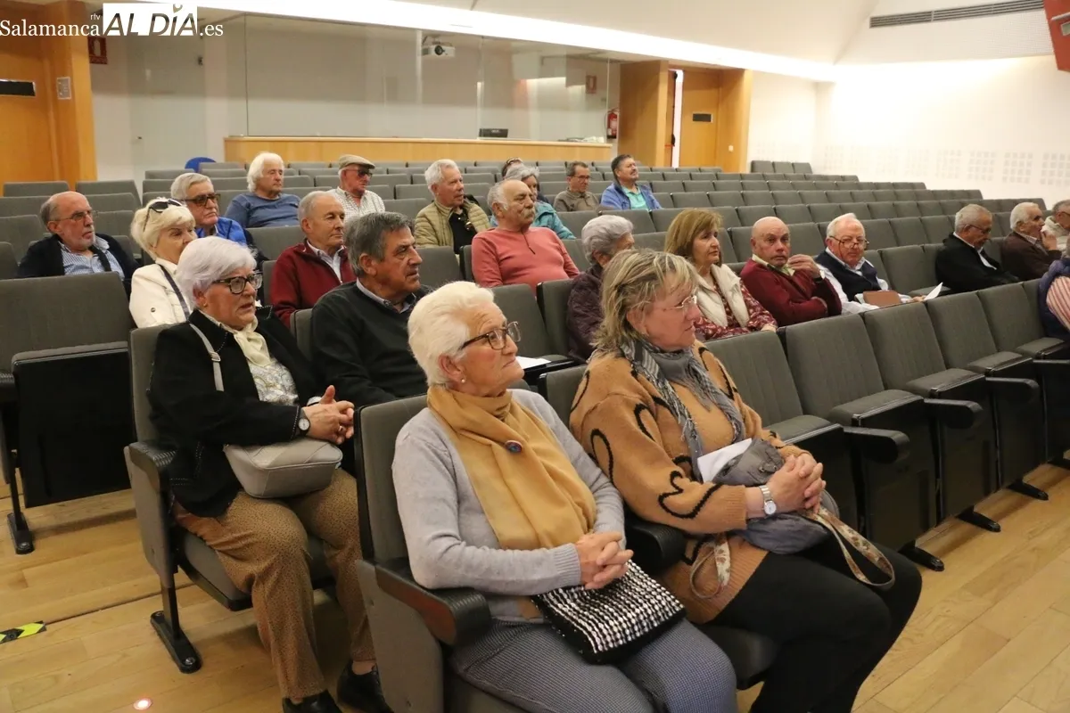 Asamblea de asociaciones de la Unión Comarcal de Mayores en Vitigudino / CORRAL