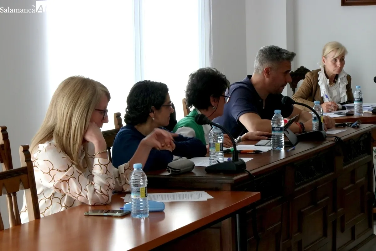 Otro de los acuerdos de la sesión fue reconocer al pintor de Vitigudino, Vidal González, con un acto por el centenario de su fallecimiento / CORRAL  