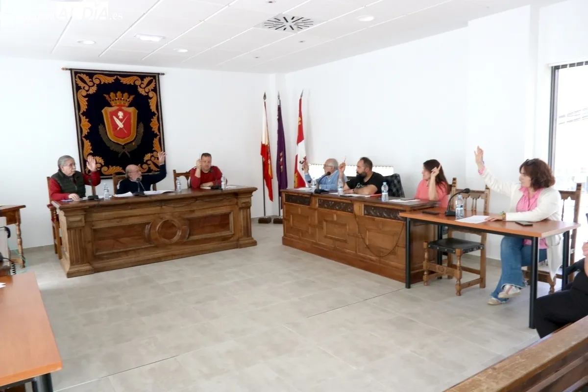 Otro de los acuerdos de la sesión fue reconocer al pintor de Vitigudino, Vidal González, con un acto por el centenario de su fallecimiento / CORRAL  