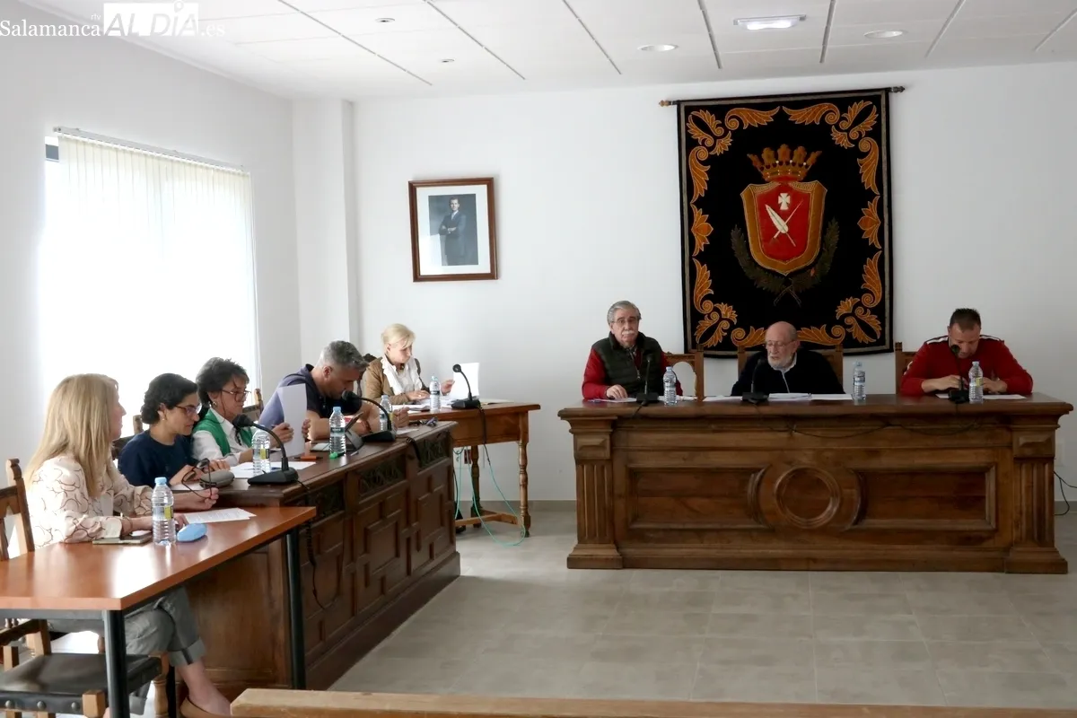 Otro de los acuerdos de la sesión fue reconocer al pintor de Vitigudino, Vidal González, con un acto por el centenario de su fallecimiento / CORRAL  