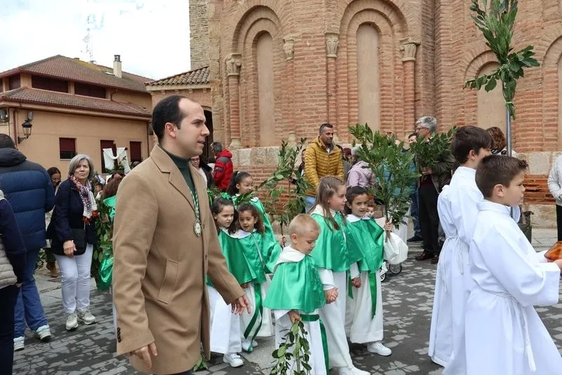 Foto 17 - Los ni&ntilde;os protagonizan el Domingo de Ramos 