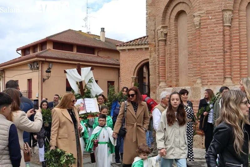 Foto 16 - Los ni&ntilde;os protagonizan el Domingo de Ramos 