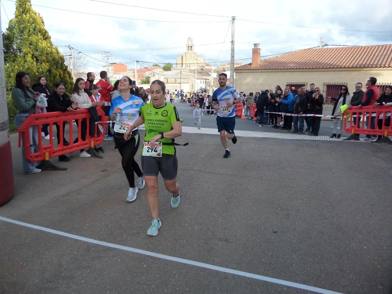 Foto 5 - Juan Bueno y Ver&oacute;nica S&aacute;nchez se llevan el triunfo en la sorprendente I Carrera Popular Cristo de Hornillos de Arabayona